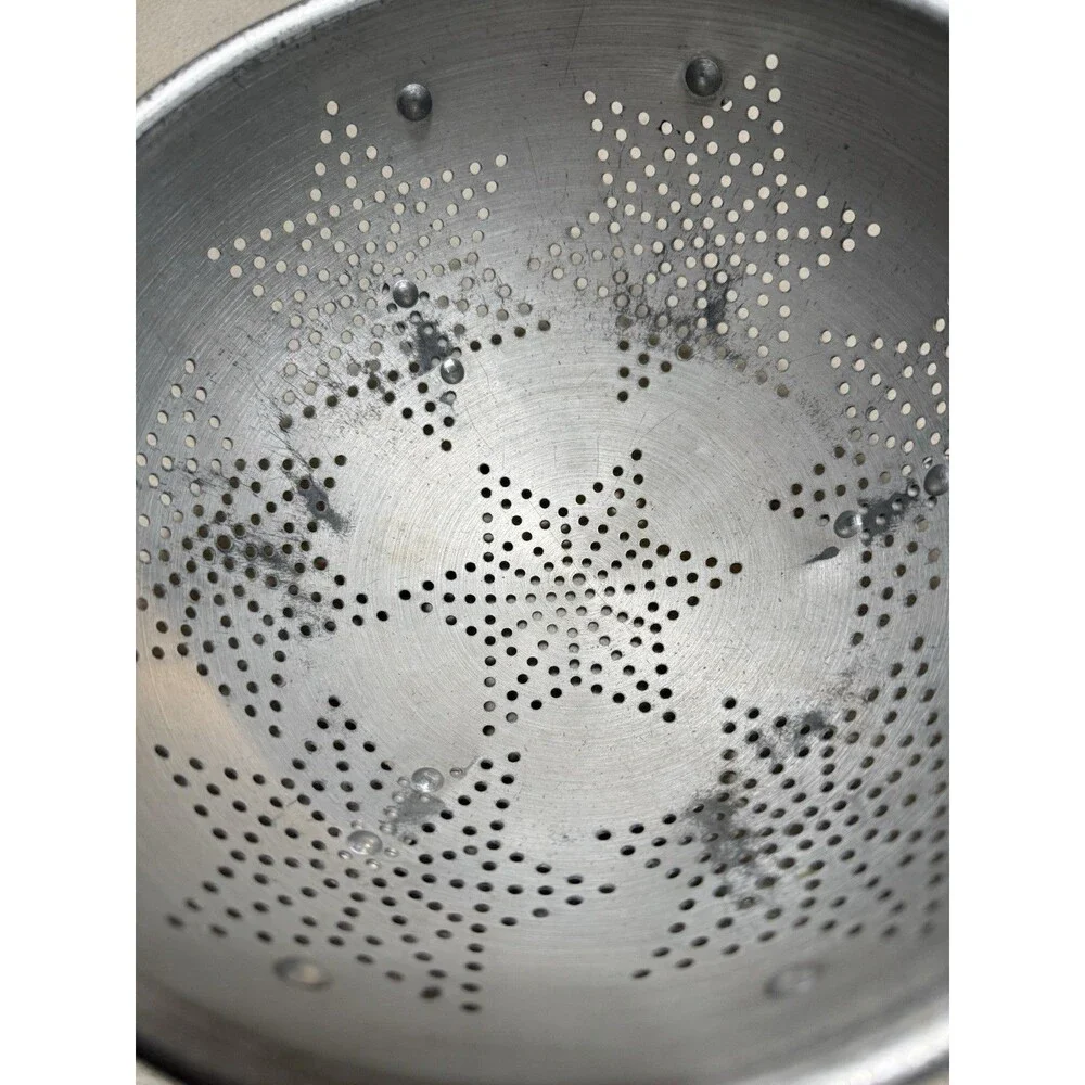 Unbranded vintage aluminum